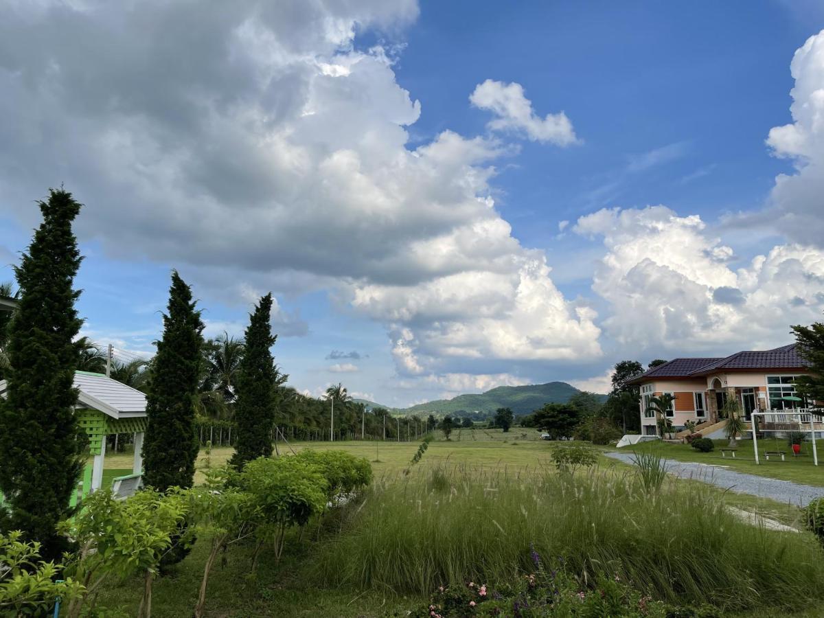 สต็อกโฮม เขาใหญ่ Hotel Pak Chong Exterior foto